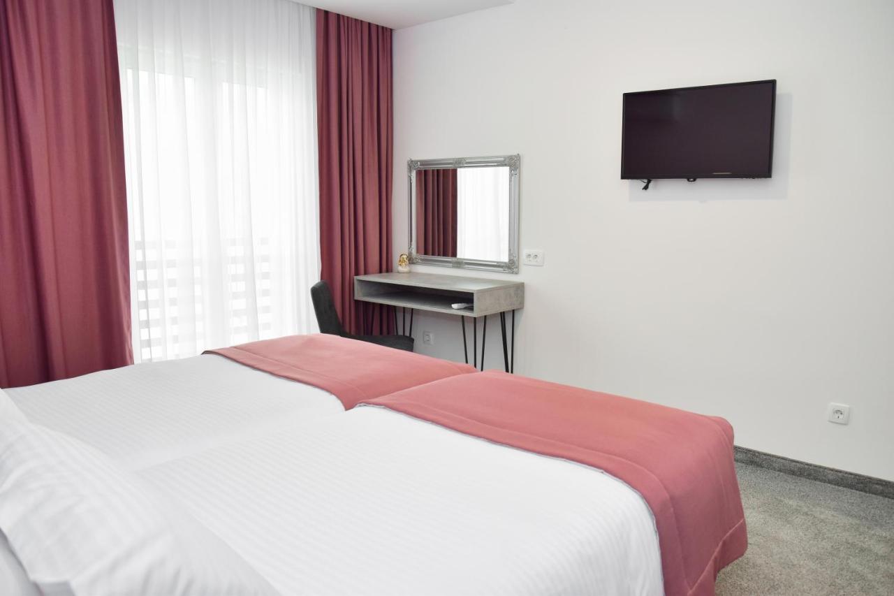 יאיצי Hotel Premium מראה חיצוני תמונה