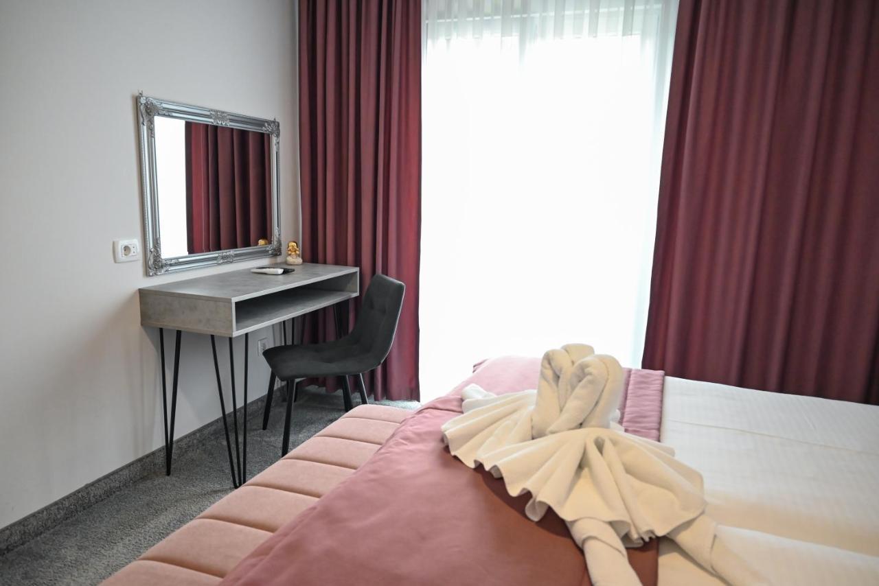 יאיצי Hotel Premium מראה חיצוני תמונה